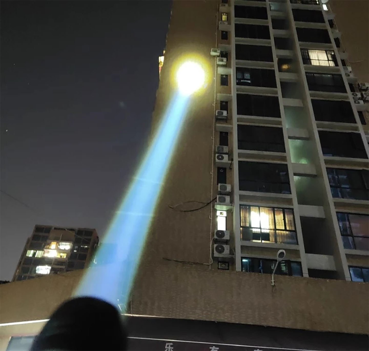 Dimmable White Yellow, Red, Bl - Outdoor Lighting Event 评论和价格